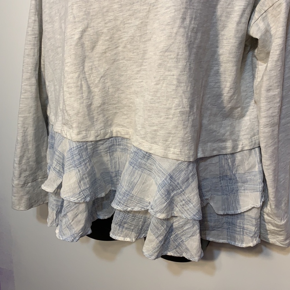 Altar’d State Gray Boho Ruffled bottom top - Picture 5 of 10